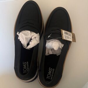 TOMS Women’s Classic Black Slip-On Loafers